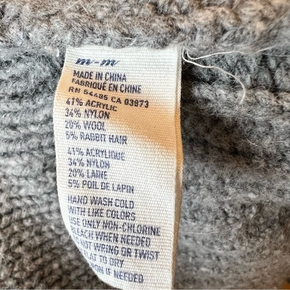 American Eagle Women’s Medium Gray Chunky Knit Button Up Sweater Cardigan Jacket - Picture 7 of 7